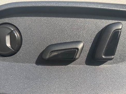 Used 2022 Volkswagen Tiguan SE FWD image 21