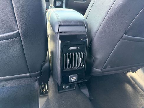 Used 2025 Jeep Compass Limited image 24