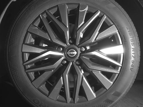 Used 2025 Nissan Altima 2.5 SV image 12