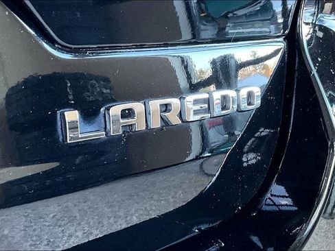 Used 2023 Jeep Grand Cherokee Laredo w/ Luxury Tech Group I image 9