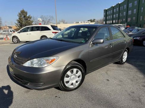 Used 2003 Toyota Camry LE image 3