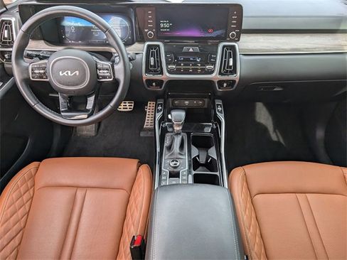 Used 2023 Kia Sorento SX Prestige image 9