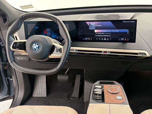 Used 2024 BMW iX xDrive50 w/ Premium Package AWD/4WD image 29