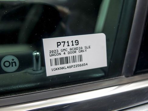 Used 2023 GMC Acadia SLE w/ Driver Convenience Package image 32