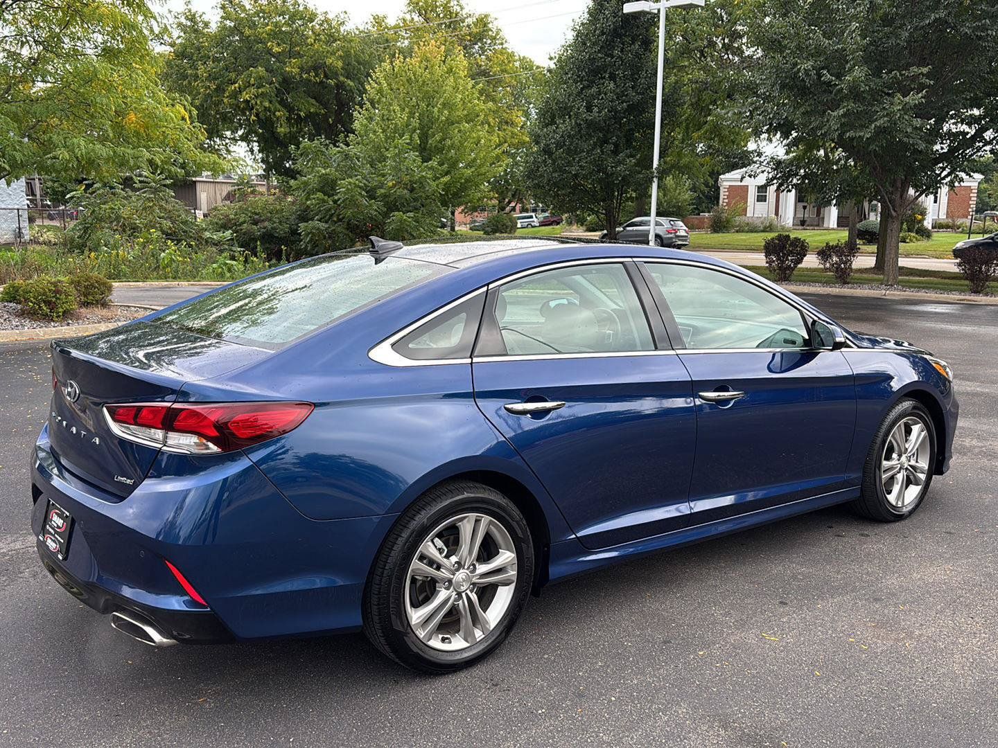Used 2019 Hyundai Sonata Limited w/ Ultimate Package 04 FWD image 10