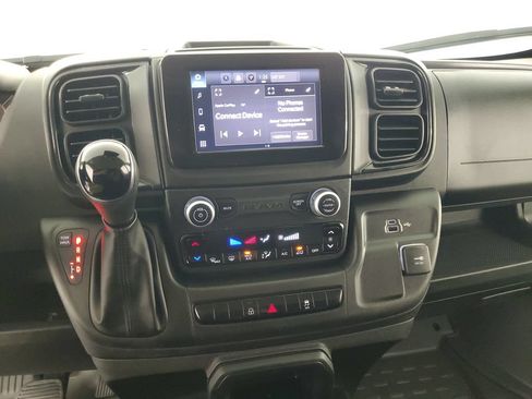 Used 2025 RAM ProMaster 2500 w/ Convenience Group FWD image 18