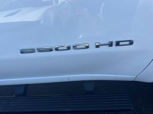 Used 2022 GMC Sierra 2500 Pro w/ Convenience Package image 6