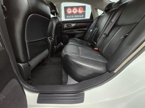 Used 2013 Nissan Altima 3.5 SL FWD image 16