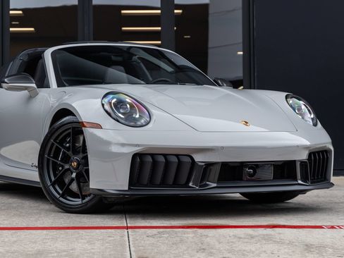 Used 2026 Porsche 911 Targa 4 GTS AWD/4WD image 9