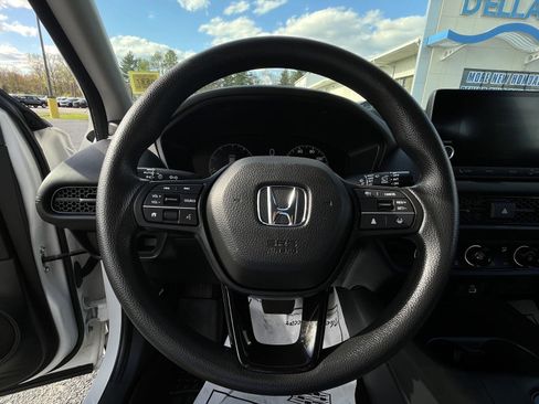 Certified 2024 Honda HR-V LX image 16