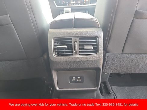 Used 2021 Nissan Rogue SV AWD/4WD image 29