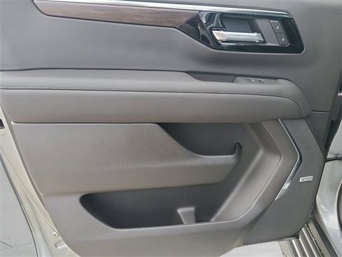 New 2026 Chevrolet Suburban LT w/ Comfort Package image 19