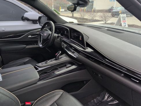 Used 2022 Cadillac Escalade ESV Sport w/ Touring Package image 36