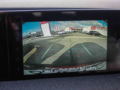 Certified 2025 Nissan Kicks SV image 21