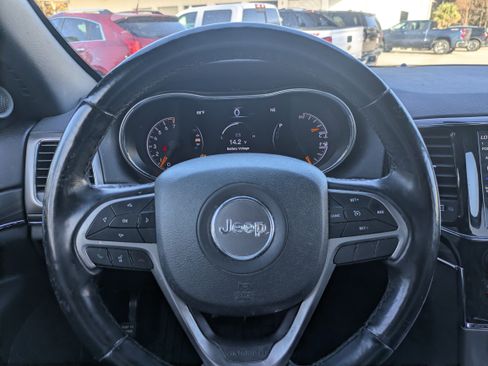 Used 2022 Jeep Grand Cherokee Limited AWD/4WD image 17