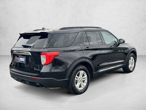 Used 2022 Ford Explorer XLT image 5