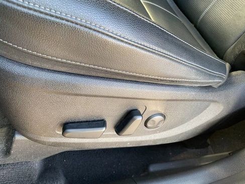 Used 2022 Kia Telluride EX w/ EX Premium Package image 18