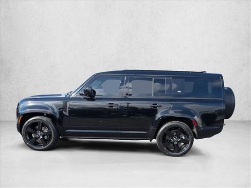 Certified 2023 Land Rover Defender 130 SE AWD/4WD image 9