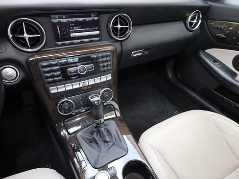 Used 2013 Mercedes-Benz SLK 250 image 9