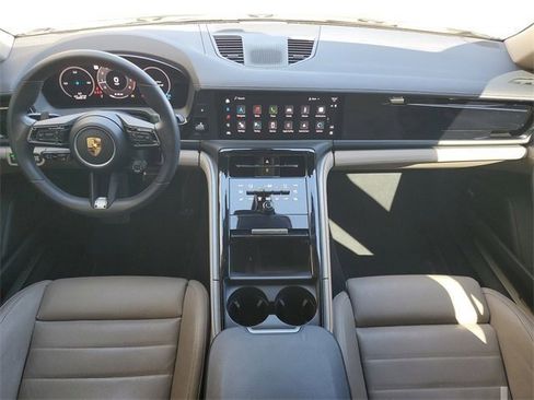 Certified 2025 Porsche Panamera image 37