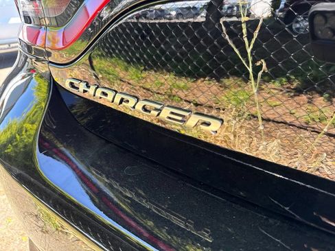 Used 2023 Dodge Charger SXT RWD image 3