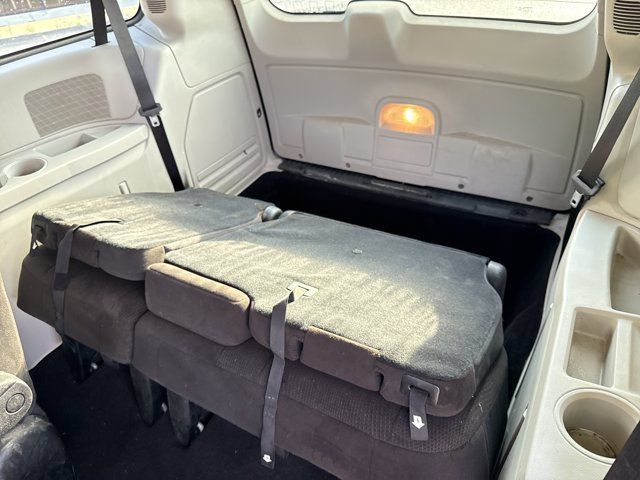 Used 2012 Dodge Grand Caravan SE FWD image 15