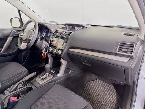 Used 2017 Subaru Forester 2.5i Premium AWD/4WD image 30
