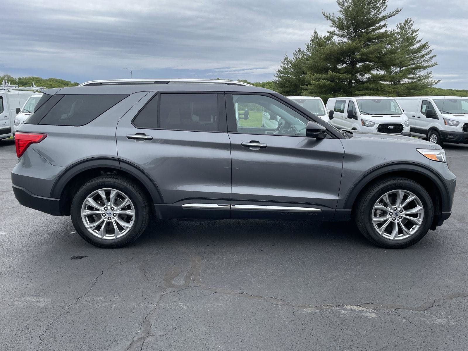 Used 2024 Ford Explorer Limited w/ Equipment Group 301A AWD/4WD image 6