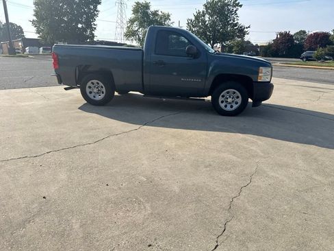 Used 2011 Chevrolet Silverado 1500 W/T RWD image 7
