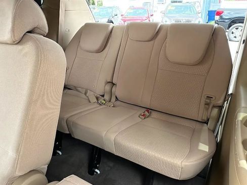 Used 2016 Kia Sedona LX w/ LX Convenience Package FWD image 28