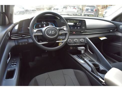 New 2026 Hyundai Elantra SE image 12