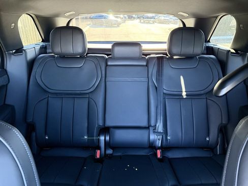 New 2025 Land Rover Range Rover Sport SE image 31