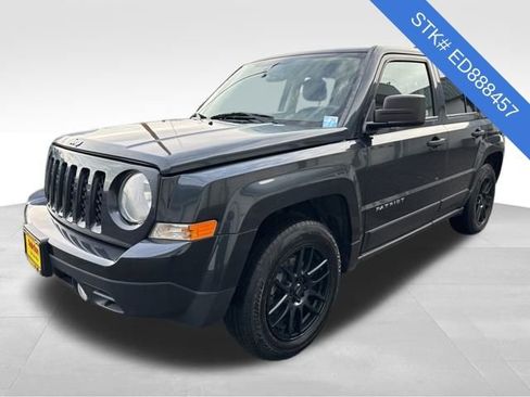 Used 2014 Jeep Patriot Sport image 3