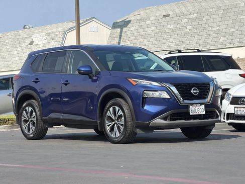 Used 2022 Nissan Rogue SV FWD image 5