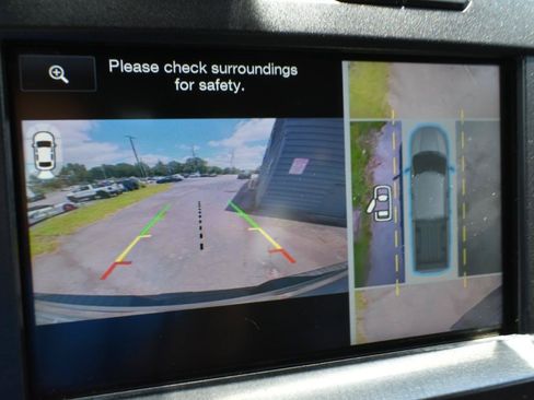Used 2015 Ford F150 Platinum w/ Equipment Group 701A Luxury AWD/4WD image 19