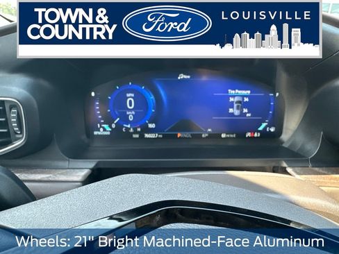 Used 2022 Ford Explorer Platinum AWD/4WD image 19