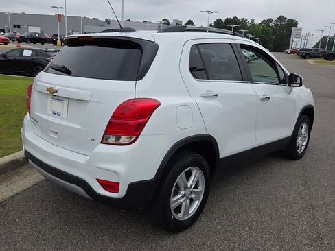 Used 2019 Chevrolet Trax LT w/ LT Convenience Package AWD/4WD image 12