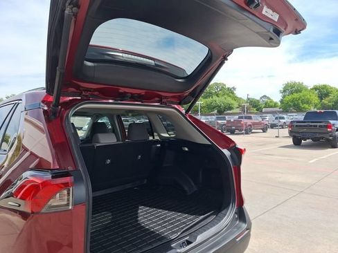 Used 2022 Toyota RAV4 XLE w/ Convenience Package AWD/4WD image 36