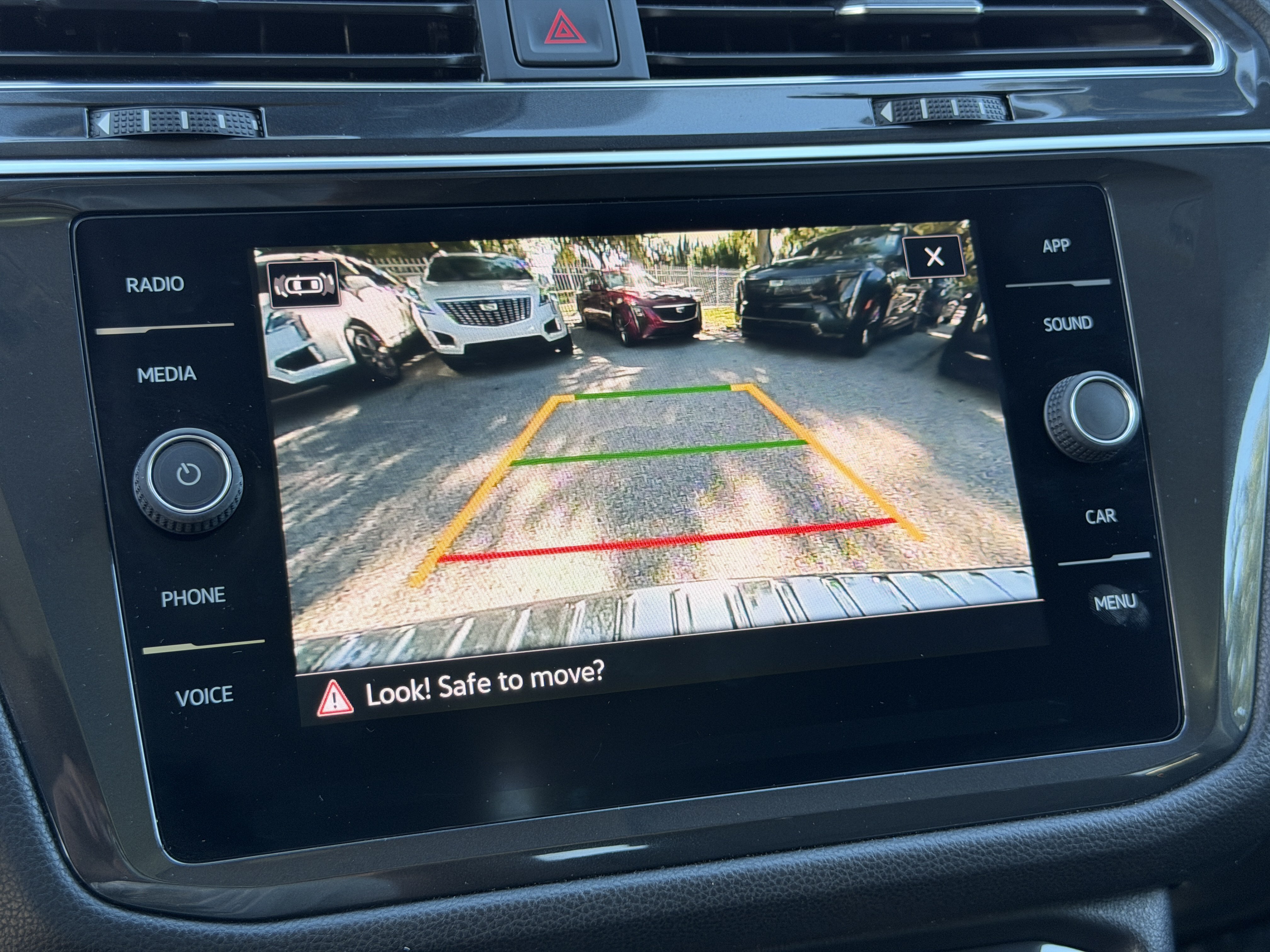Certified 2022 Volkswagen Tiguan SE FWD image 25