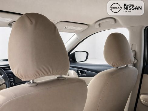 Used 2016 Nissan Rogue S FWD image 11