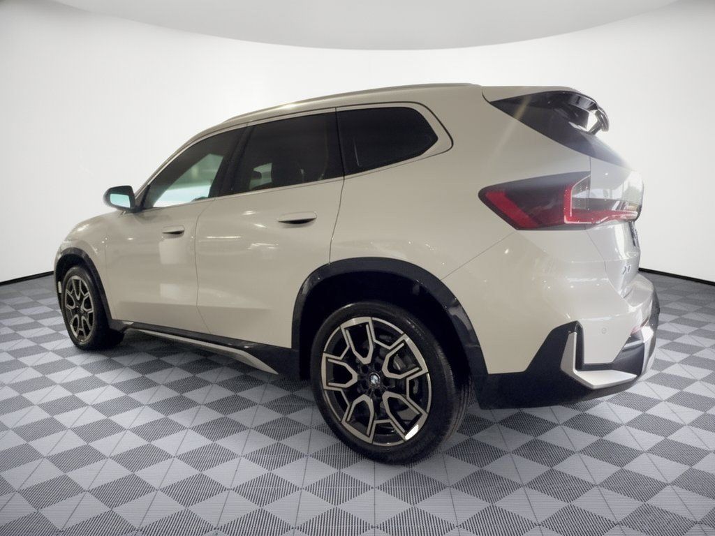 Certified 2023 BMW X1 xDrive28i w/ Convenience Package AWD/4WD image 3