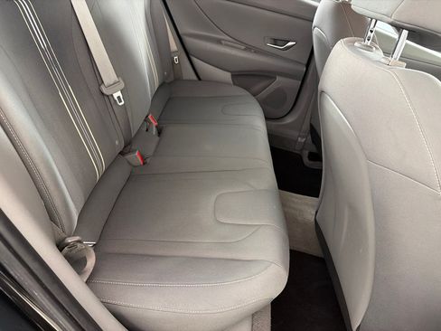 Used 2022 Hyundai Elantra SEL FWD image 21