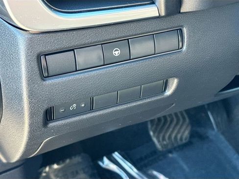 Used 2021 Nissan Rogue SV image 10