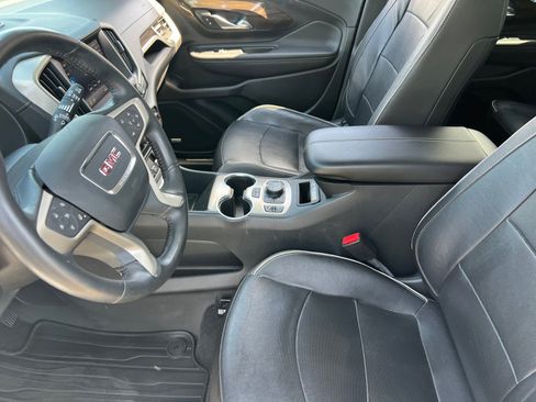 Used 2020 GMC Terrain Denali w/ Denali Premium Package FWD image 14