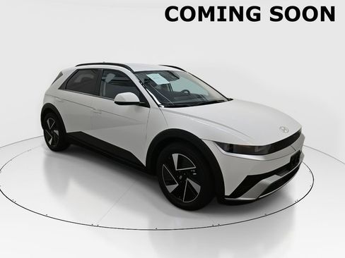 Used 2025 Hyundai Ioniq 5 SEL image 1