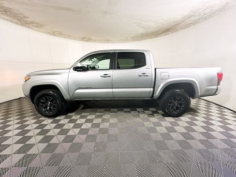 Used 2023 Toyota Tacoma SR5 AWD/4WD image 6