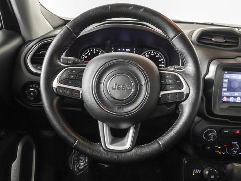 Used 2018 Jeep Renegade Latitude w/ Safety & Security Group AWD/4WD image 24