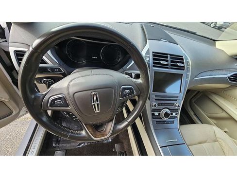Used 2018 Lincoln MKZ Reserve image 26