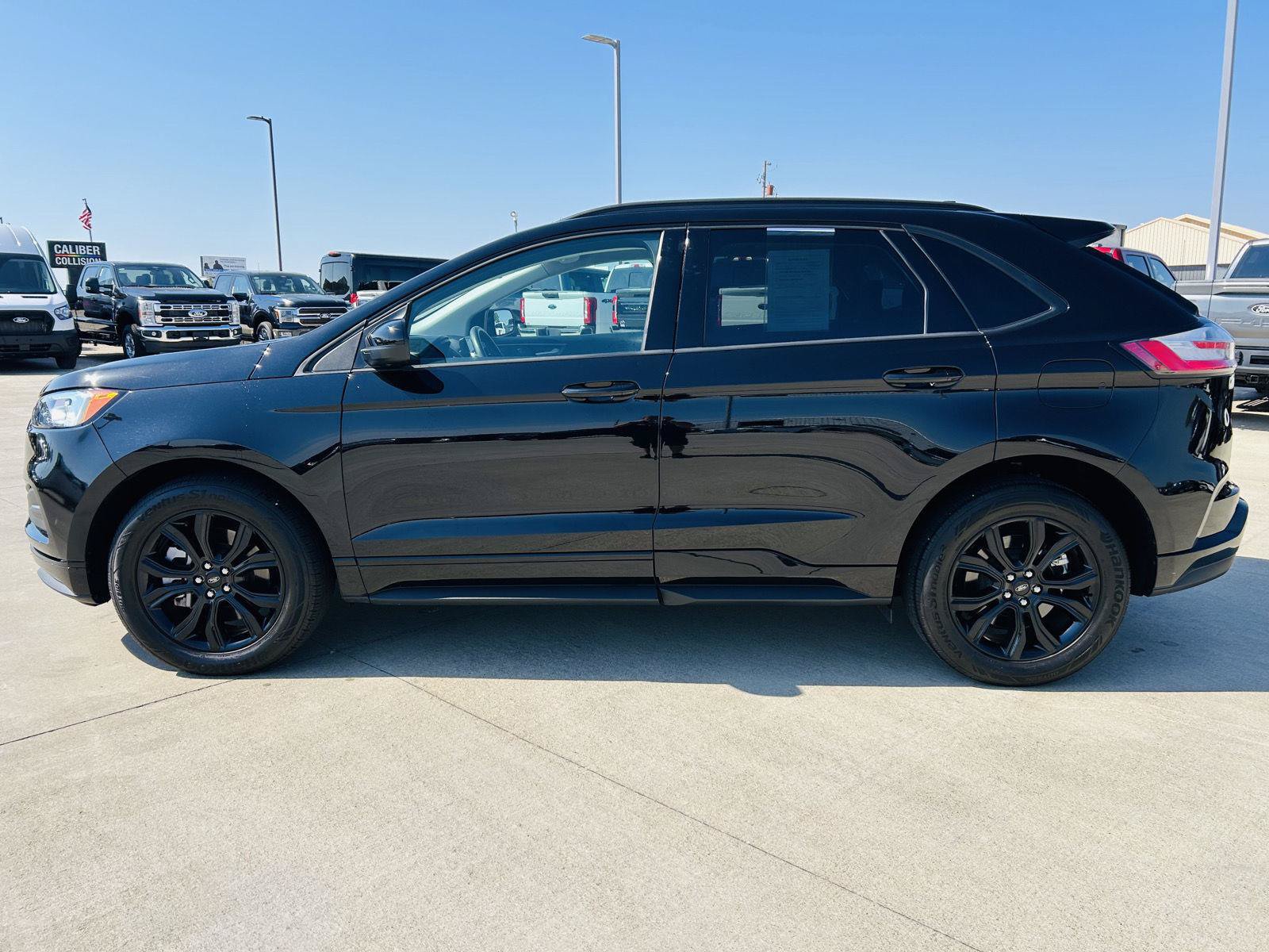 Used 2024 Ford Edge SE w/ Black Appearance Package AWD/4WD image 30
