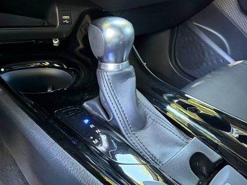 Used 2020 Toyota C-HR Limited FWD image 31